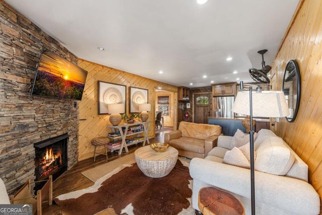 240 Mountain View Court, Ellijay, GA 30536