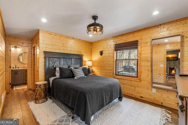 240 Mountain View Court, Ellijay, GA 30536