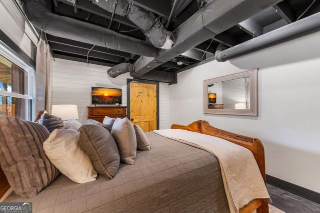 240 Mountain View Court, Ellijay, GA 30536