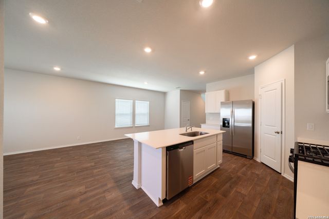 108 N Little Owl, San Antonio, TX 78253