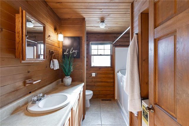 6803 E State Route YY Highway, Peculiar, MO 64078