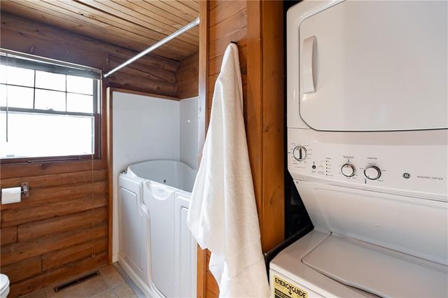 6803 E State Route YY Highway, Peculiar, MO 64078