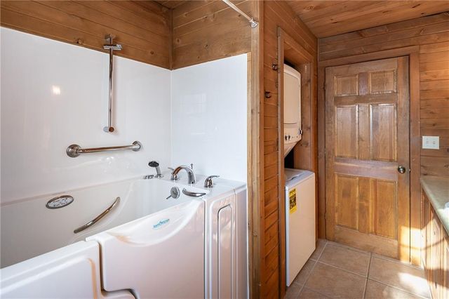 6803 E State Route YY Highway, Peculiar, MO 64078