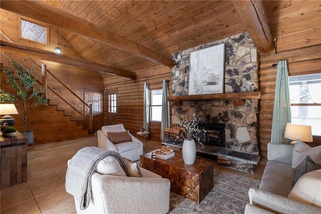 6803 E State Route YY Highway, Peculiar, MO 64078