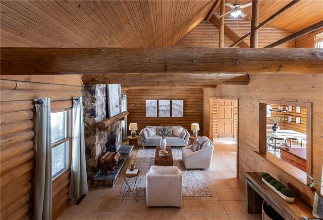 6803 E State Route YY Highway, Peculiar, MO 64078