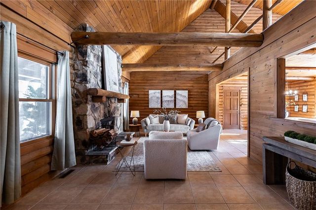 6803 E State Route YY Highway, Peculiar, MO 64078