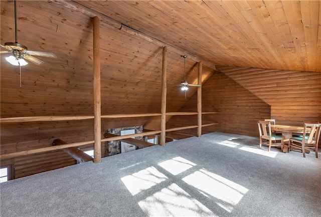 6803 E State Route YY Highway, Peculiar, MO 64078