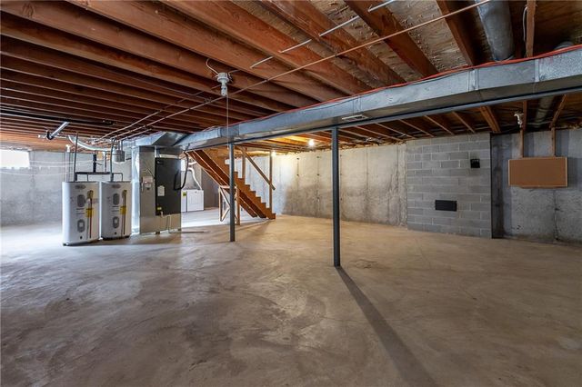 6803 E State Route YY Highway, Peculiar, MO 64078