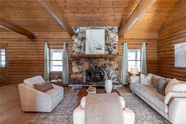 6803 E State Route YY Highway, Peculiar, MO 64078