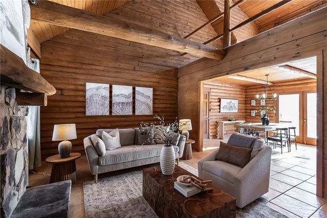 6803 E State Route YY Highway, Peculiar, MO 64078