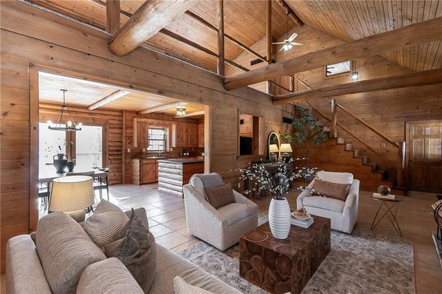 6803 E State Route YY Highway, Peculiar, MO 64078