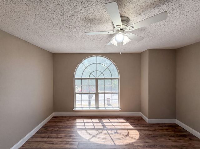 6604 N Chesterfield Drive, Fort Worth, TX 76179