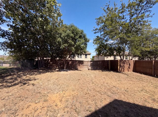 6604 N Chesterfield Drive, Fort Worth, TX 76179