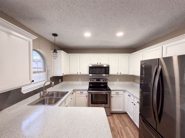 6604 N Chesterfield Drive, Fort Worth, TX 76179