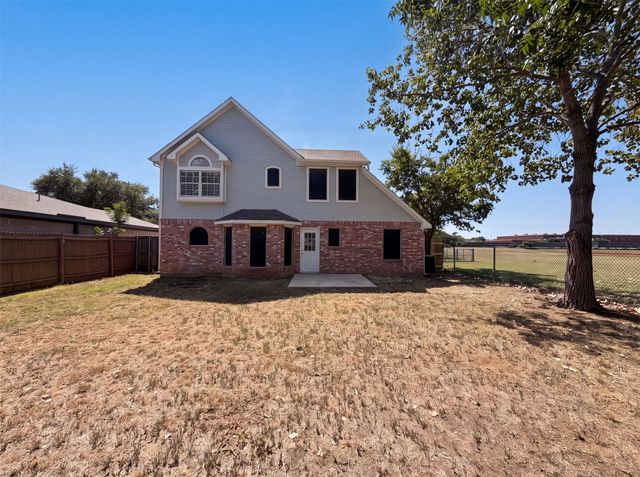 6604 N Chesterfield Drive, Fort Worth, TX 76179