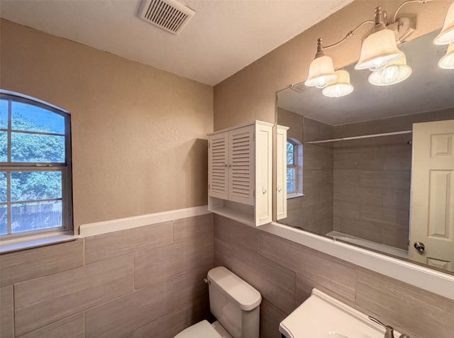 6604 N Chesterfield Drive, Fort Worth, TX 76179