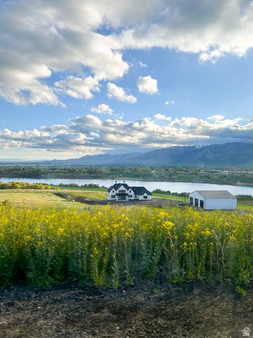 1189 W 6710 S, Hyrum, UT 84319