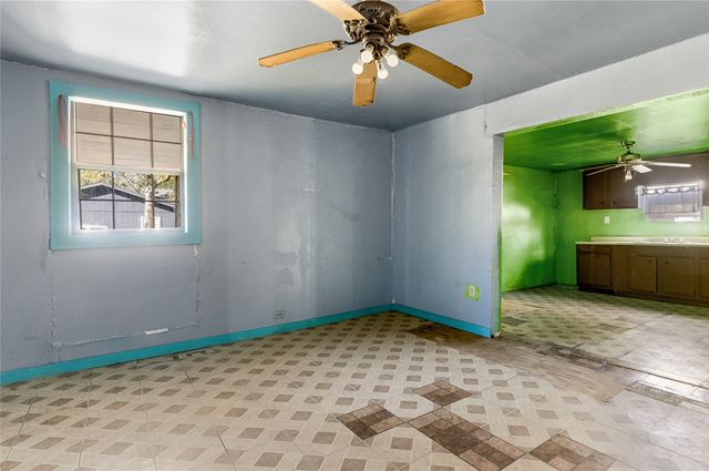 713 E College Street, Terrell, TX 75160