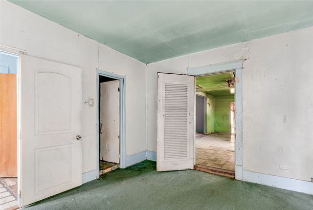 713 E College Street, Terrell, TX 75160