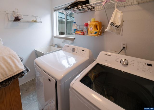 1254 Crystal Ln, Lafayette, OR 97127