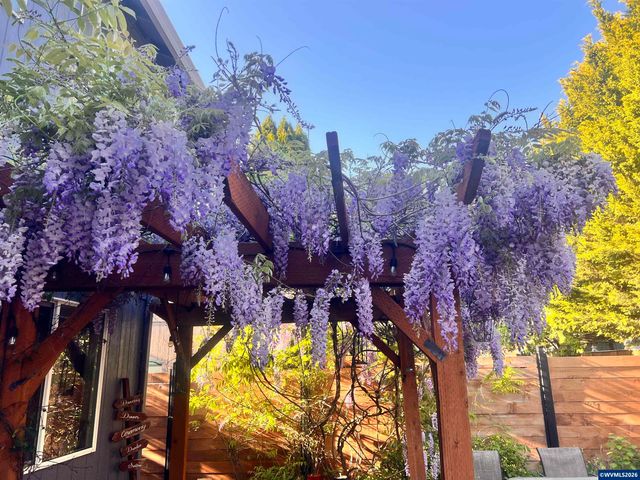 1254 Crystal Ln, Lafayette, OR 97127