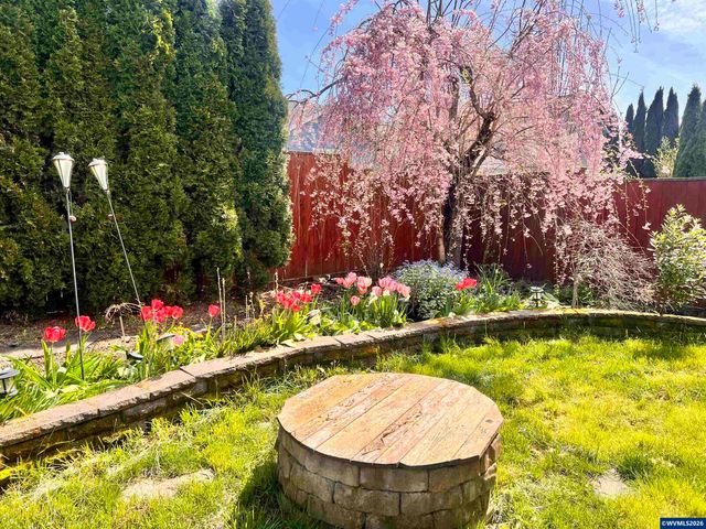 1254 Crystal Ln, Lafayette, OR 97127