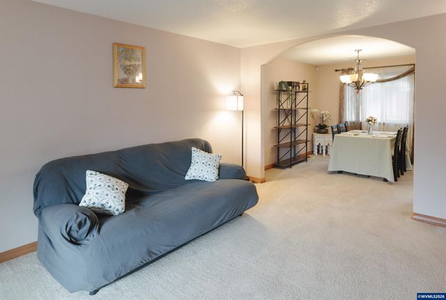 1254 Crystal Ln, Lafayette, OR 97127