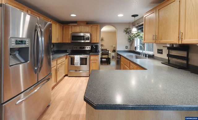 1254 Crystal Ln, Lafayette, OR 97127