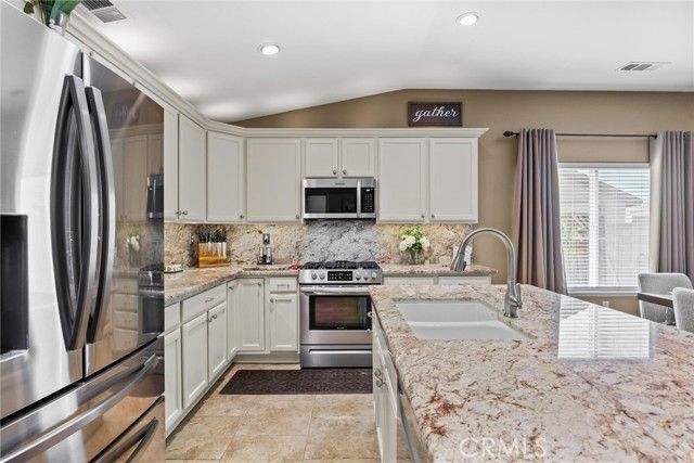 11326 Valletta Avenue, Bakersfield, CA 93312