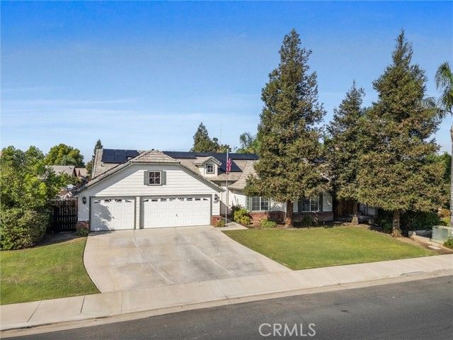 11326 Valletta Avenue, Bakersfield, CA 93312