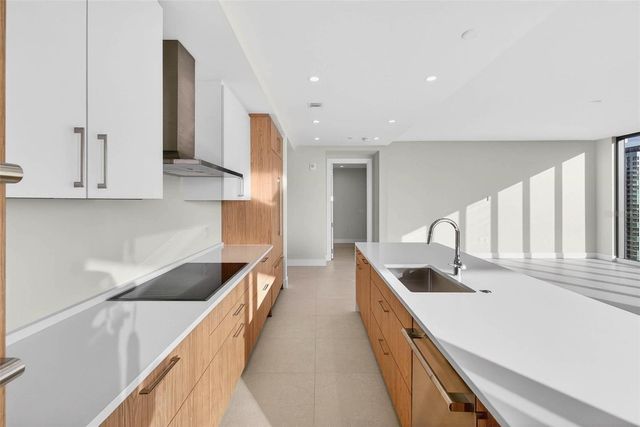 275 1ST AVENUE S 2506, St Petersburg, FL 33701