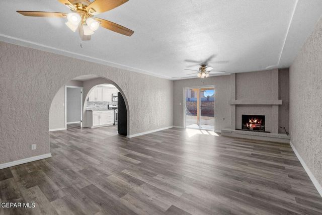 11200 WARCLOUD Avenue, El Paso, TX 79936