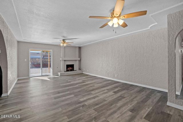 11200 WARCLOUD Avenue, El Paso, TX 79936