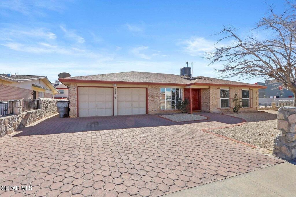 11200 WARCLOUD Avenue, El Paso, TX 79936