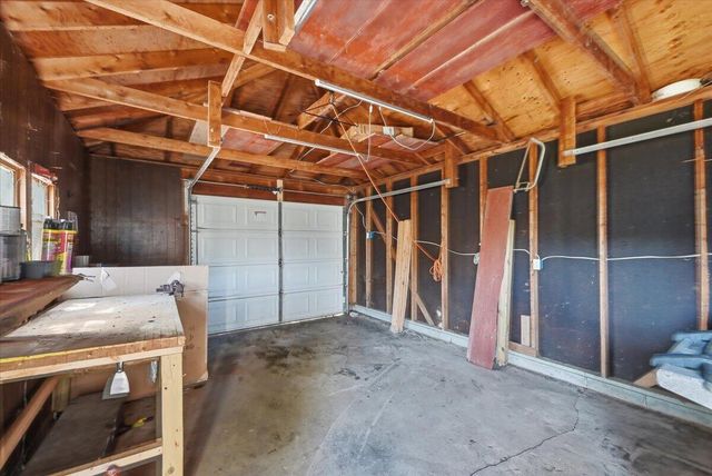 2741 AVENUE G, Council Bluffs, IA 51501