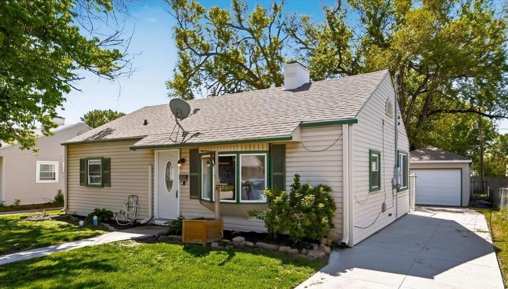 2741 AVENUE G, Council Bluffs, IA 51501