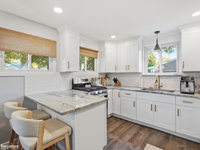 1324 CATALPA DR Drive, Rochester, MI 48307