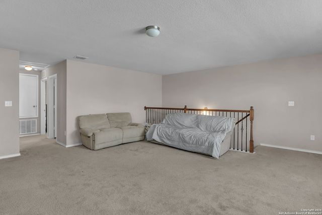 150 HIDDEN KNL, Selma, TX 78154