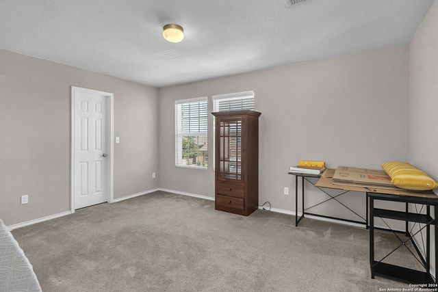 150 HIDDEN KNL, Selma, TX 78154