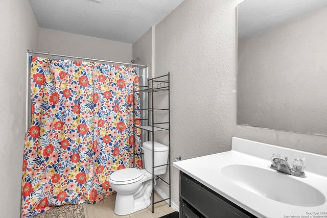 150 HIDDEN KNL, Selma, TX 78154