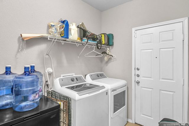 150 HIDDEN KNL, Selma, TX 78154