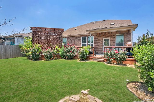 150 HIDDEN KNL, Selma, TX 78154