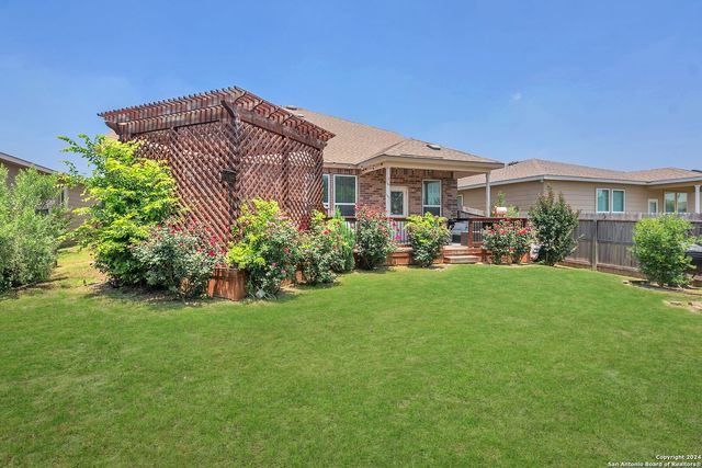 150 HIDDEN KNL, Selma, TX 78154