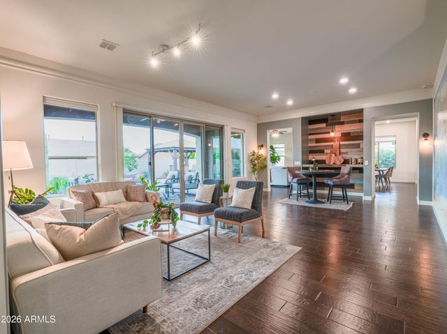 948 E RELIANT Street, Gilbert, AZ 85298