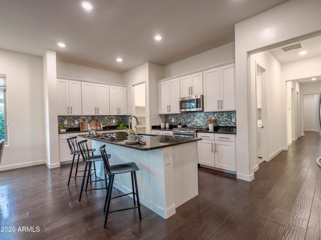 948 E RELIANT Street, Gilbert, AZ 85298