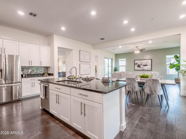 948 E RELIANT Street, Gilbert, AZ 85298