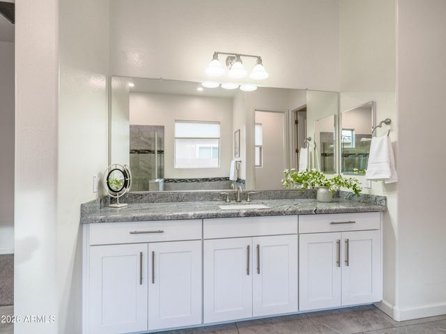 948 E RELIANT Street, Gilbert, AZ 85298