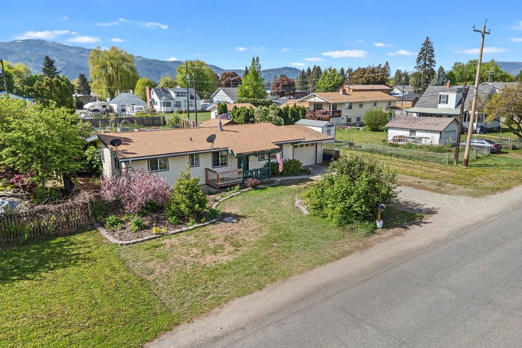 150 E 9th Ave, Kettle Falls, WA 99141