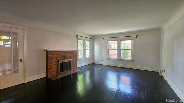 211 Starr Avenue, Pontiac, MI 48341