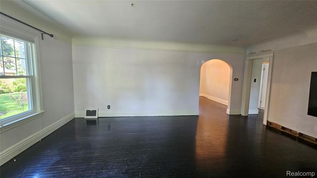 211 Starr Avenue, Pontiac, MI 48341